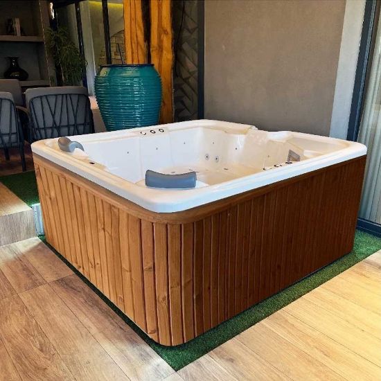 تصویر  وان جکوزی آریانا مدل 710 SPA